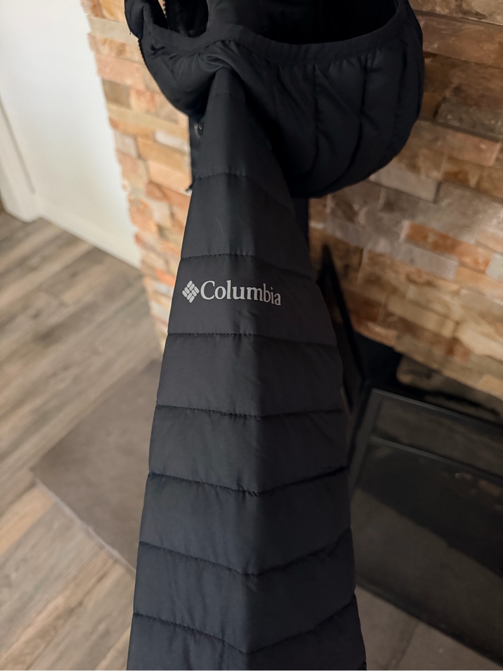 Columbia Women's Black Hooded Quilted Puffer Jacket - Picture 4 of 5